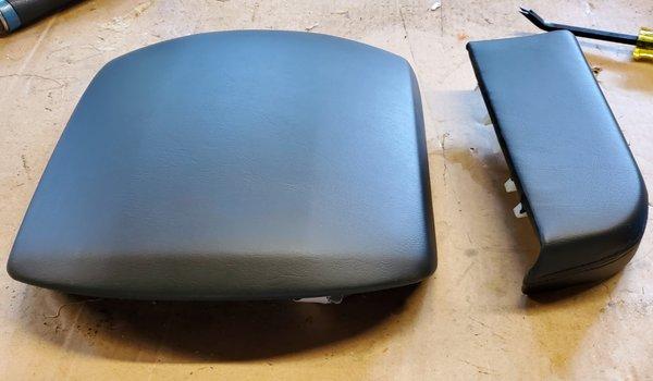 Auto middle console lid and side door armrests