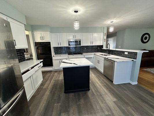 Kitchen new color and new backsplash