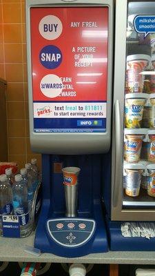 FREAL milkshake machine. Pick "Less thick", "Regular" or "More thick."