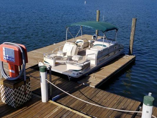 Daily Boat Rentals...Pontoons and TriToons!  Best Rates!