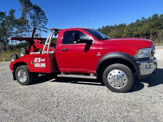 We offer towing and recovery at an affordable rate!