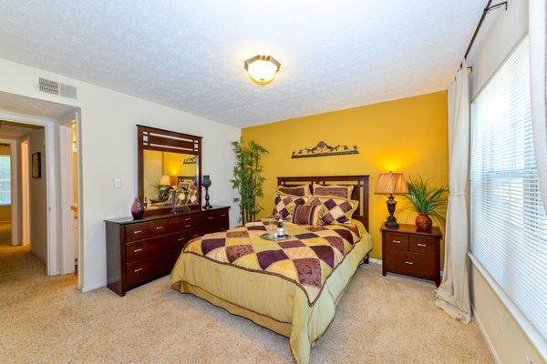 Maplewood Pointe Apartment Homes - Model Bedroom