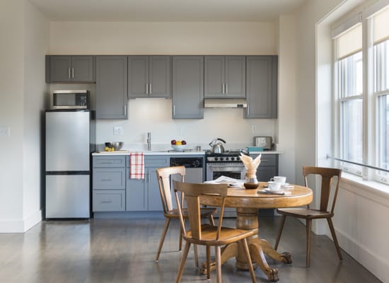 Cozy kitchen in this one bedroom in the Kinsley building.