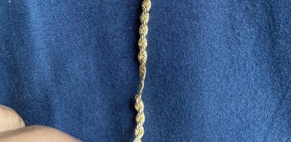 TERRIBLE QUALITY!!! How does a 10K rope chain flatten like this, in less than a month of owning it at that?!