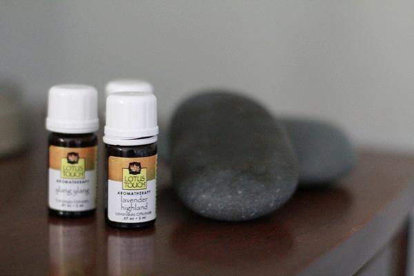 Our signature stones and aromatherapy