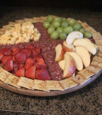 Bridal Party Charcuterie feeds 4-6 people