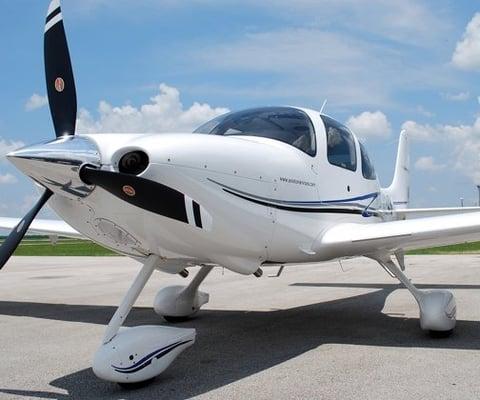 2009 Cirrus SR22 used in our Air Taxi service.  Based at the Tamiami Airport