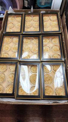 Pack of 6 Preserved Roses