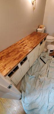 Staining counters for bathrooms and kitchens