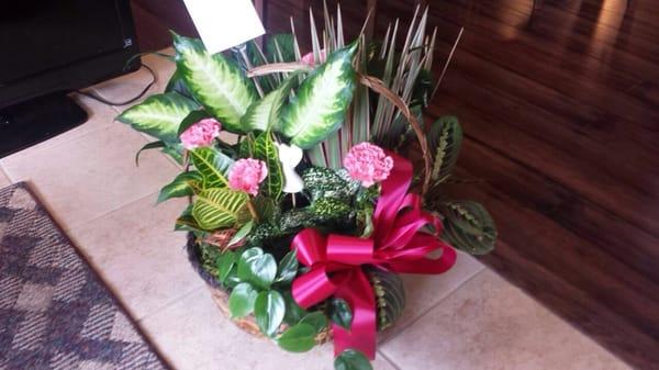 This is what was delivered in place of a $130 value rose bouquet for a funeral