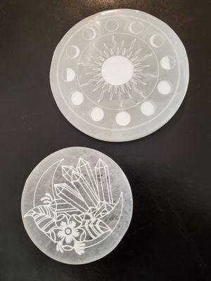 Selenite(gypsum) charging plates.