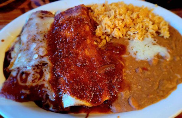 Burrito and Enchilada - plate 1 of El Combo