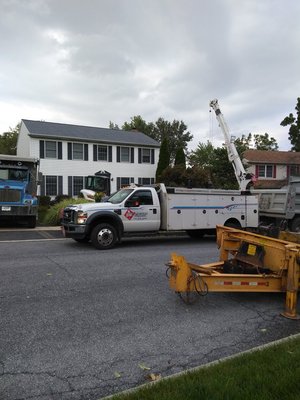 1,000 gallon propane tank delivered on a Countryside truck with hoist.