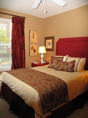 With much more square footage than a hotel room, an Interim Homes corporate apartment will make you feel right at home!