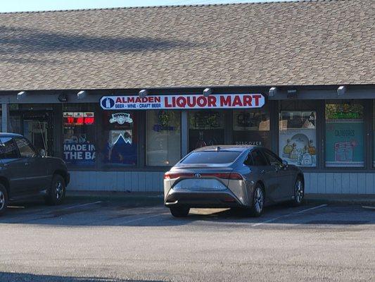 Almaden Liquor Mart