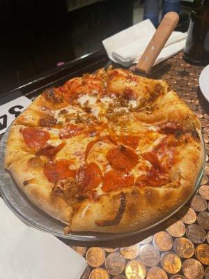 Small pepperoni & sausage pizza