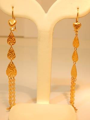 21 karat yellow gold earrings