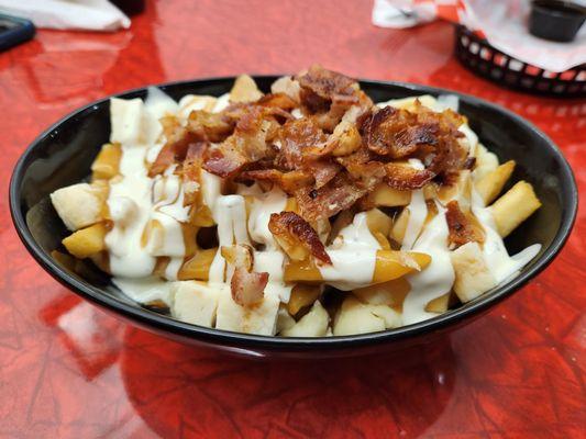 Ray's Sweet Shoppe & Poutinerie