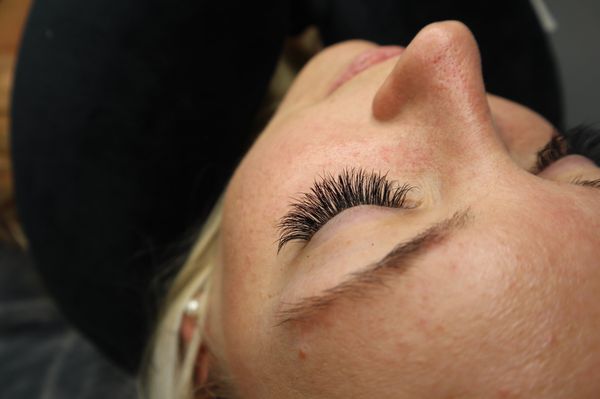 Volume lashes