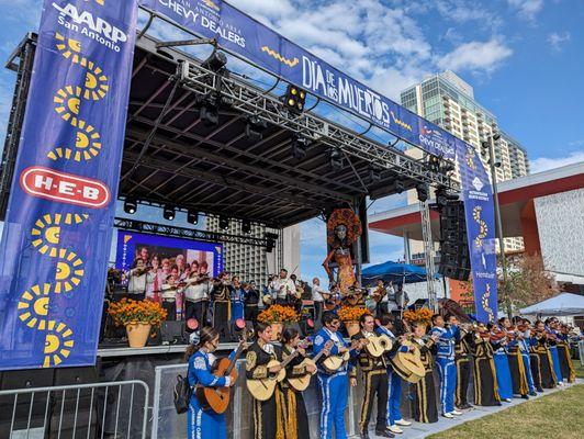 Campanas de America and high school mariachis from 2 different high schools