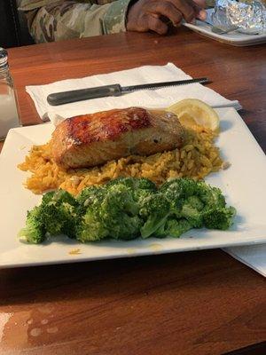 Salmon w Garlic butter rice and broccoli