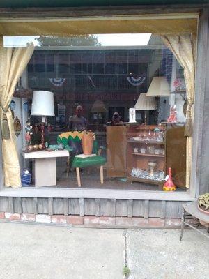 MID CENTURY MODERN WINDOW DISPLAY