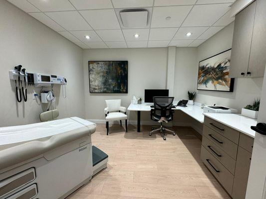 Exceptional Health Exam Room