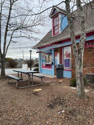 Patio of Pelican's