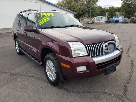 2008 Mercury Mountaineer, AWD, 126k, leather, heated seats.