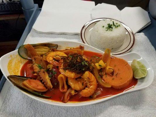 SUDADO CON MARISCOS