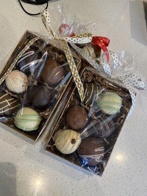 Delicious chocolate truffles make great gifts!