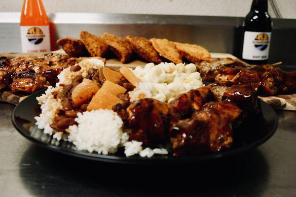 Pincho Platter with White Rice and Bean Sauce (Summer Menu Only)