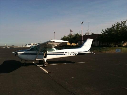 Snapped a picture of my buddy while stopped at Madera Muni Airport this morning ~ 11/25/2012.