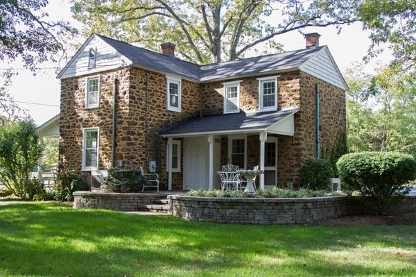 HISTORIC STONE HOUSE! Burns Crossing Road : Gambrills