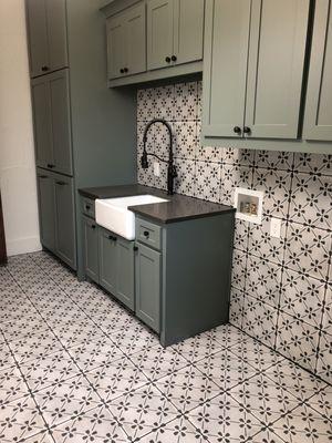 Pattern tile in laundry room