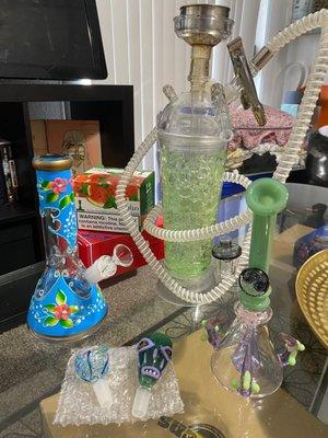 Water pipes, glass bowls, hookah