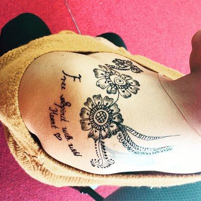 Get Henna tattoo at very reasonable prices at Ideal Eyebrow Threading