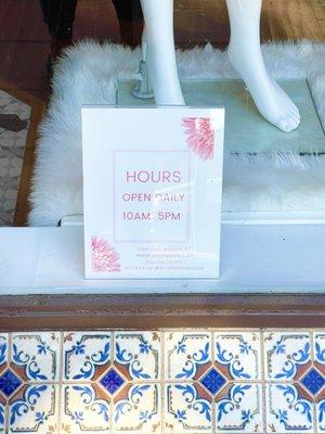 Store hours