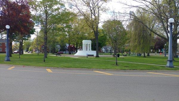 Brooks Memorial Fountain in the middle of the roundabout, Marshall MI