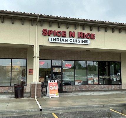 Pick Up Orders at the Spice N Rice Carryout Door