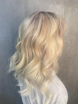 Balayage Blonde hair - rubia