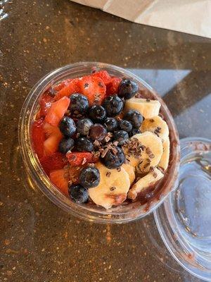 Classic bowl with açaí base