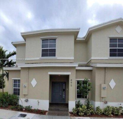 495 NE 4th Ln 495, Florida City, FL
 
 Looking for a rental or townhouse? Contact me to schedule a showing today.