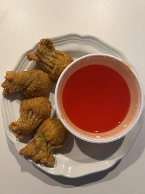 Good crab rangoons, 10 to an order, good amount of filling in each. The sauce that comes with them is okay.