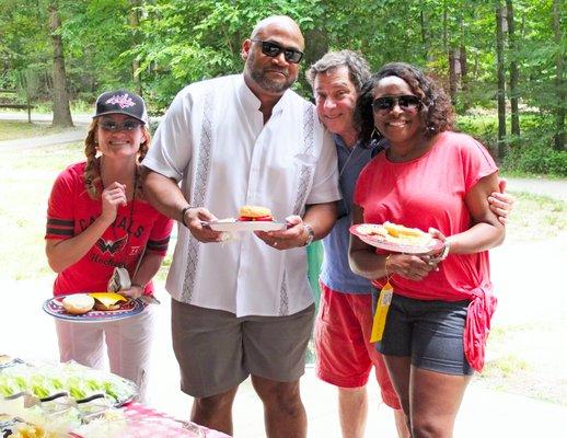 GANV Founder, Dr. Kenneth Mirkin enjoys the GANV 2019 Summer Picnic with colleague, Dr. Tonya Adams and friends.