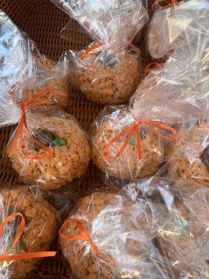 Rice krispy pumpkins