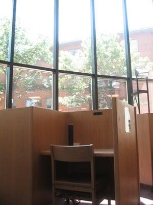 Student carrels in Pro Deo room