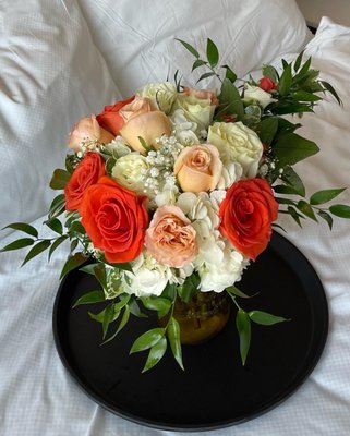 Brides bouquet and it was the perfect size and met all our expectations.