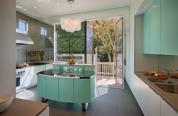 This light-filled San Francisco kitchen integrates geometry, color and dimension to create a striking modern design.