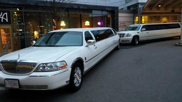 10 and 14 passenger Lincoln town car stretch limousines.